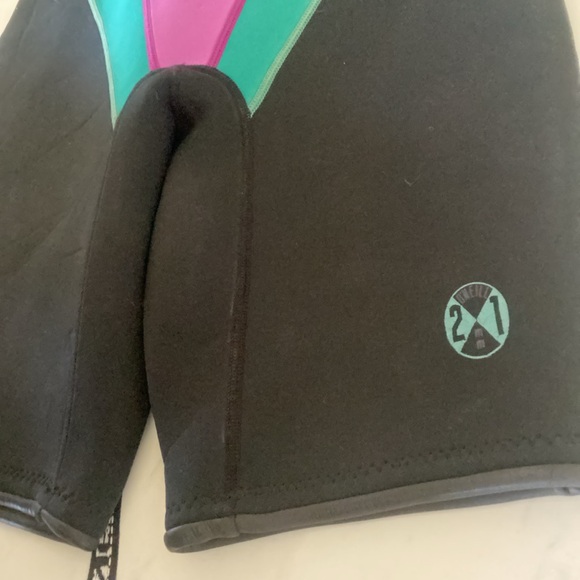 Oneal wet suite - Picture 2 of 4